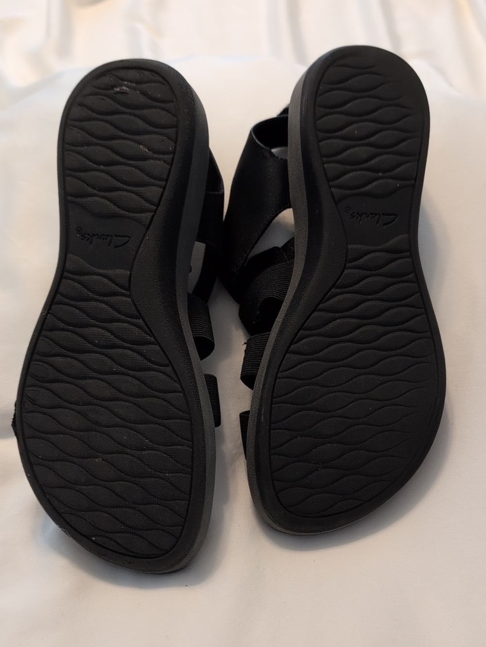 3 pair - 1 Clarks Beige Woven Crisscross Slide Sandals & 2 Black Casual Sandals - Picture 7 of 7